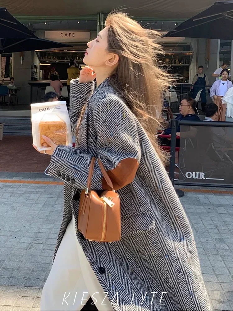 New Woolen overcoat Elegant Herringbone Thick 2024 Autumn Winter Lady Outwear Female Fashion Retro Coats For Women 한국인 리뷰 많은 옷
New Woolen overcoat Elegant Herringbone Thick 2024 Autumn Winter Lady Outwear Female Fashion Retro Coats For Women 한국인 리뷰 많은 옷