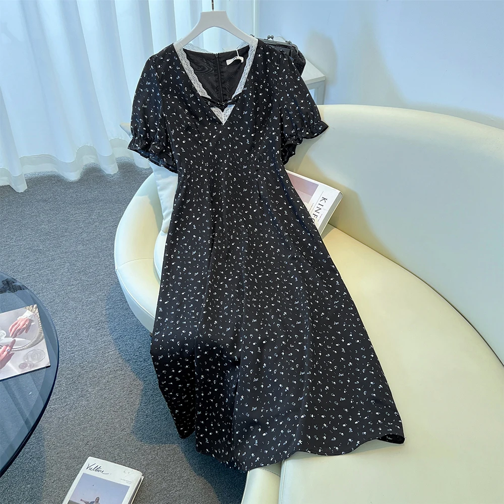Plus-size women's casual dress Summer chiffon V-neck lace decorative long dress 2025 New women's clothing loose and comfortable
Plus-size women's casual dress Summer chiffon V-neck lace decorative long dress 2025 New women's clothing loose and comfortable