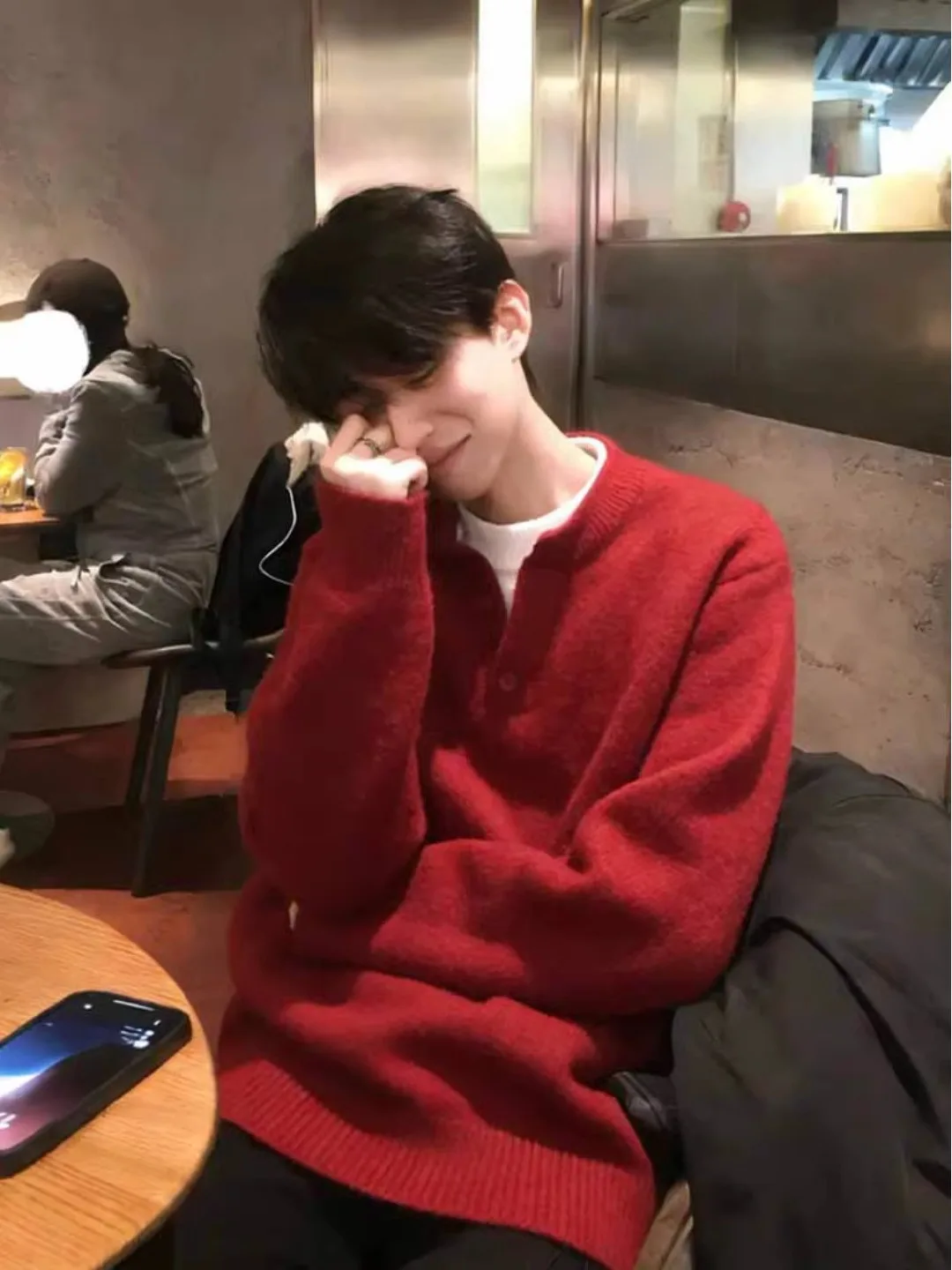 Красный мужской вязаный свитер с V-образным вырезом, зимний, теплый, мягкий, шерстяной, для повседневной носки, для дома и на каждый день
Красный мужской вязаный свитер с V-образным вырезом, зимний, теплый, мягкий, шерстяной, для повседневной носки, для дома и на каждый день