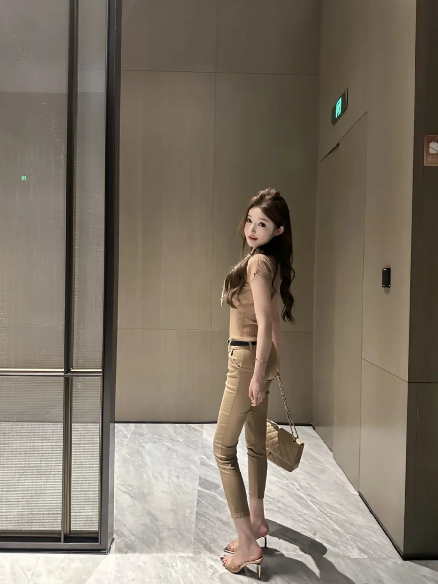 Seoul Old Money Style 2026 New Slimming Straight Leg Casual Pants Women Pure Color Nine-Tenths High Waist Regular Thickness
Seoul Old Money Style 2026 New Slimming Straight Leg Casual Pants Women Pure Color Nine-Tenths High Waist Regular Thickness