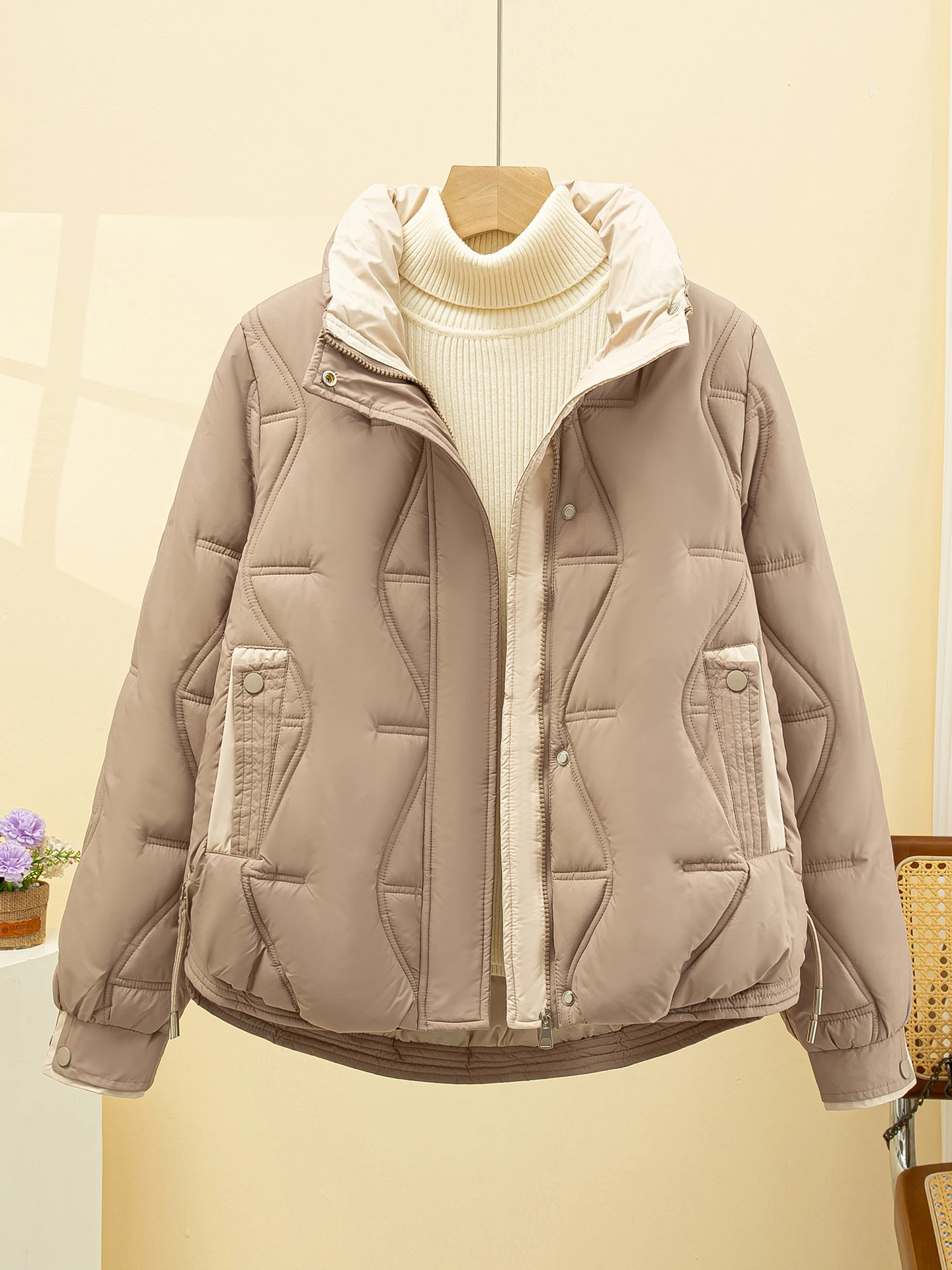 Winter down Cotton Jaet Women's ort Sle 2025 New Korean Version Loose Fit Thiened Stand Collar Coat for Small Figures
Winter down Cotton Jaet Women's ort Sle 2025 New Korean Version Loose Fit Thiened Stand Collar Coat for Small Figures