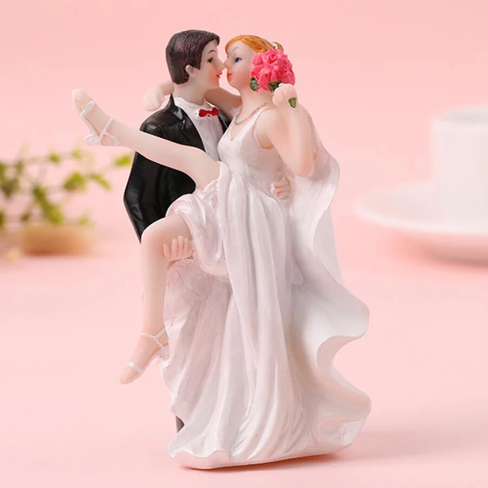 Couple Statue Resin Romantic Bride Groom Wedding Cake Topper Lover Souvenir Home Decoration Couple Statue Valentine Figurines 
Couple Statue Resin Romantic Bride Groom Wedding Cake Topper Lover Souvenir Home Decoration Couple Statue Valentine Figurines