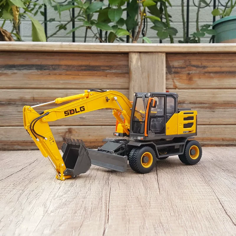 Diecast 1:35 Scale SDLG Wheel Excavator Alloy Construction Machinery Model Collection Souvenir Boy Holiday Gift Display
Diecast 1:35 Scale SDLG Wheel Excavator Alloy Construction Machinery Model Collection Souvenir Boy Holiday Gift Display