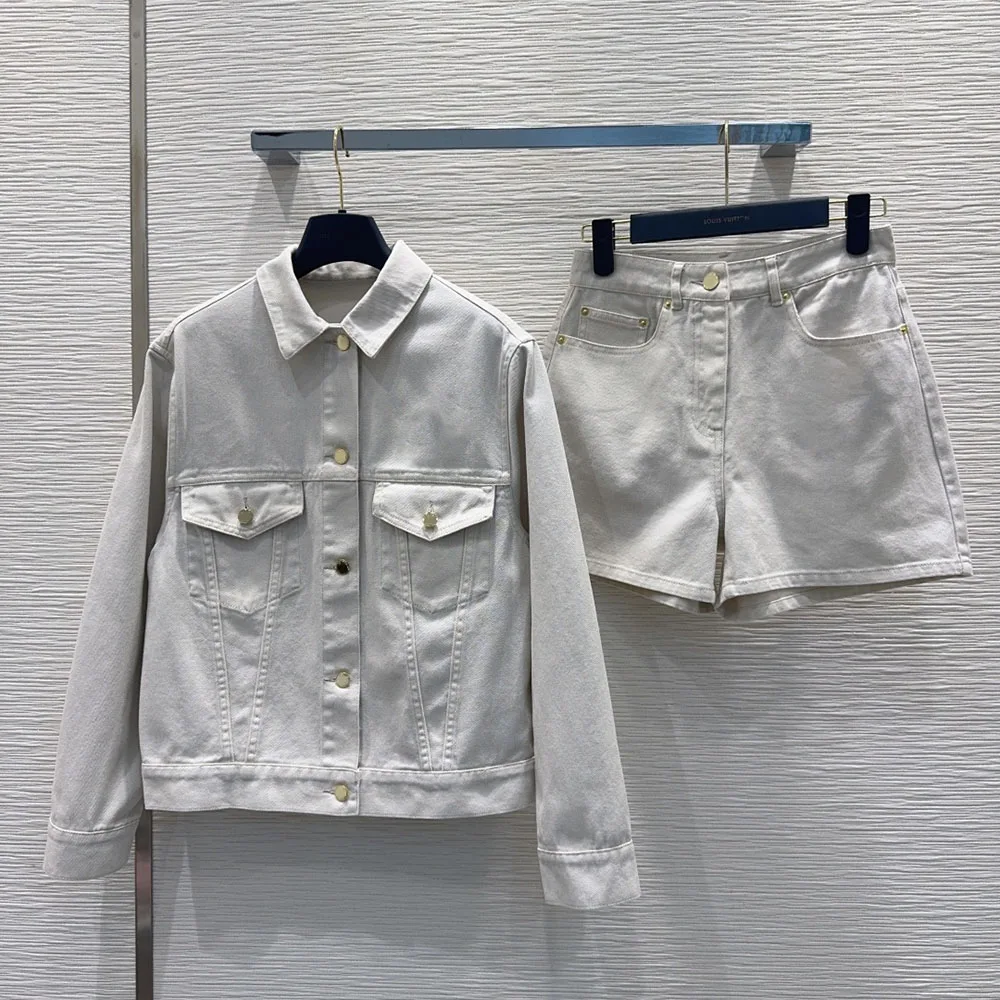 High-quality 2026 new women's long-sleeved coat and shorts set, suitable for casual and fashionable daily wear xy2641405
High-quality 2026 new women's long-sleeved coat and shorts set, suitable for casual and fashionable daily wear xy2641405