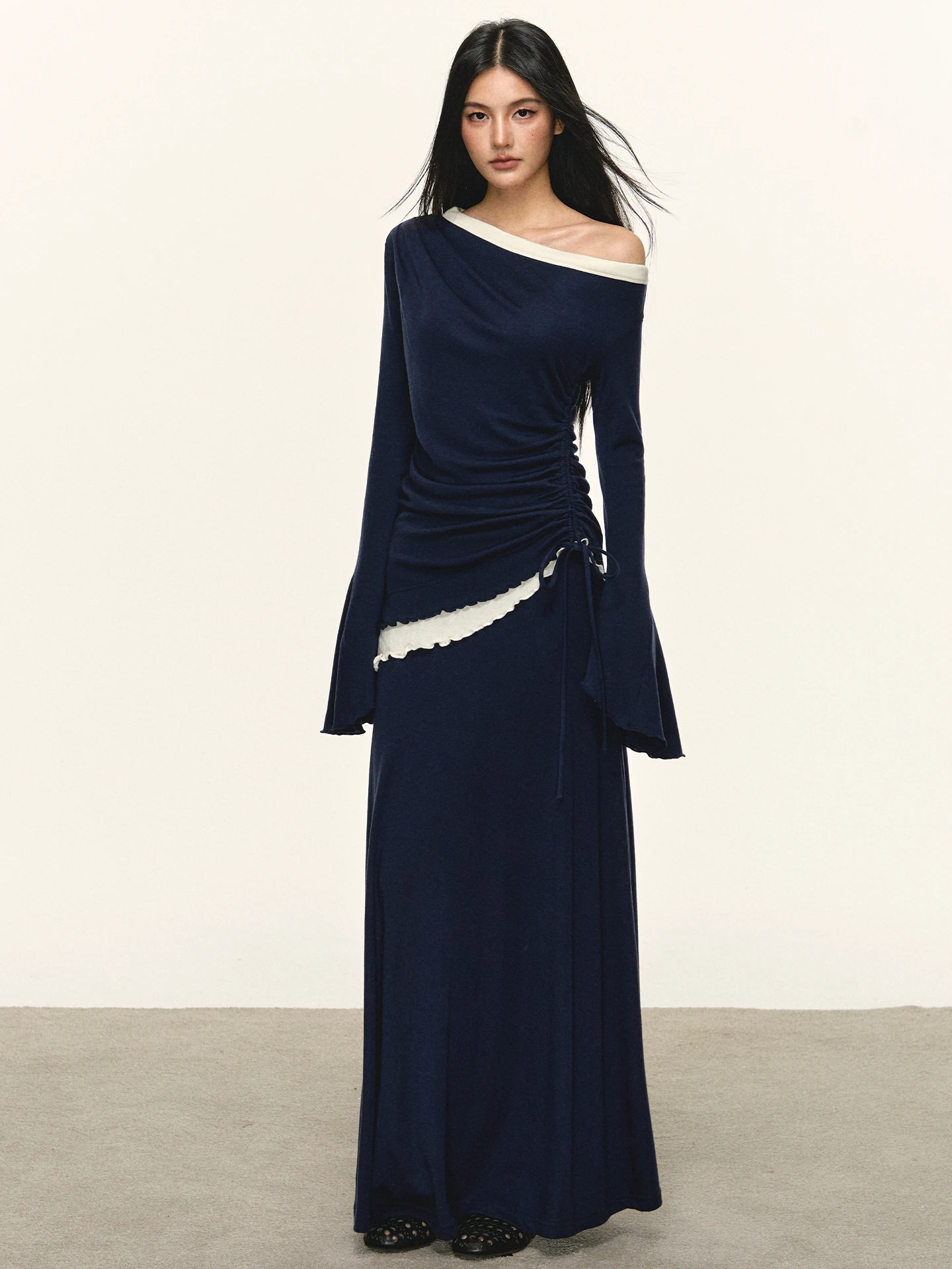 ANNA ANEAE шелковый шерстяной вязаный комплект, женский осенний модный комплект из двух предметов, юбка с наклоном и плеча, повседневная юбка для подростков
ANNA ANEAE шелковый шерстяной вязаный комплект, женский осенний модный комплект из двух предметов, юбка с наклоном и плеча, повседневная юбка для подростков