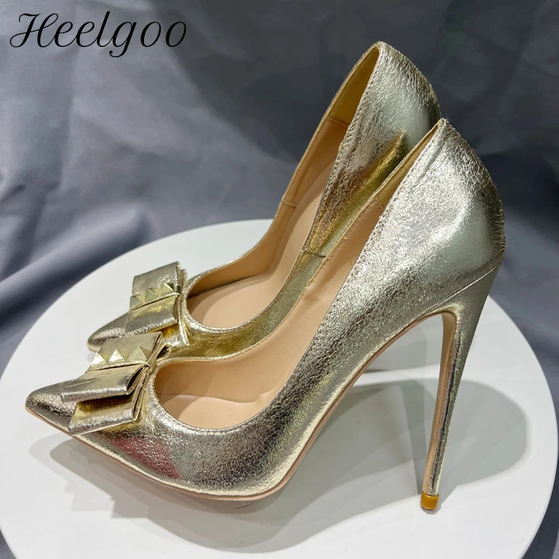 Женские блестящие туфли-лодочки Heelgoo с золотым бантом и острым носком на высоком каблуке, женские туфли на шпильке из мягкой кожи без застежек, на заказ, 8 см, 10 см, 12 см
Женские блестящие туфли-лодочки Heelgoo с золотым бантом и острым носком на высоком каблуке, женские туфли на шпильке из мягкой кожи без застежек, на заказ, 8 см, 10 см, 12 см