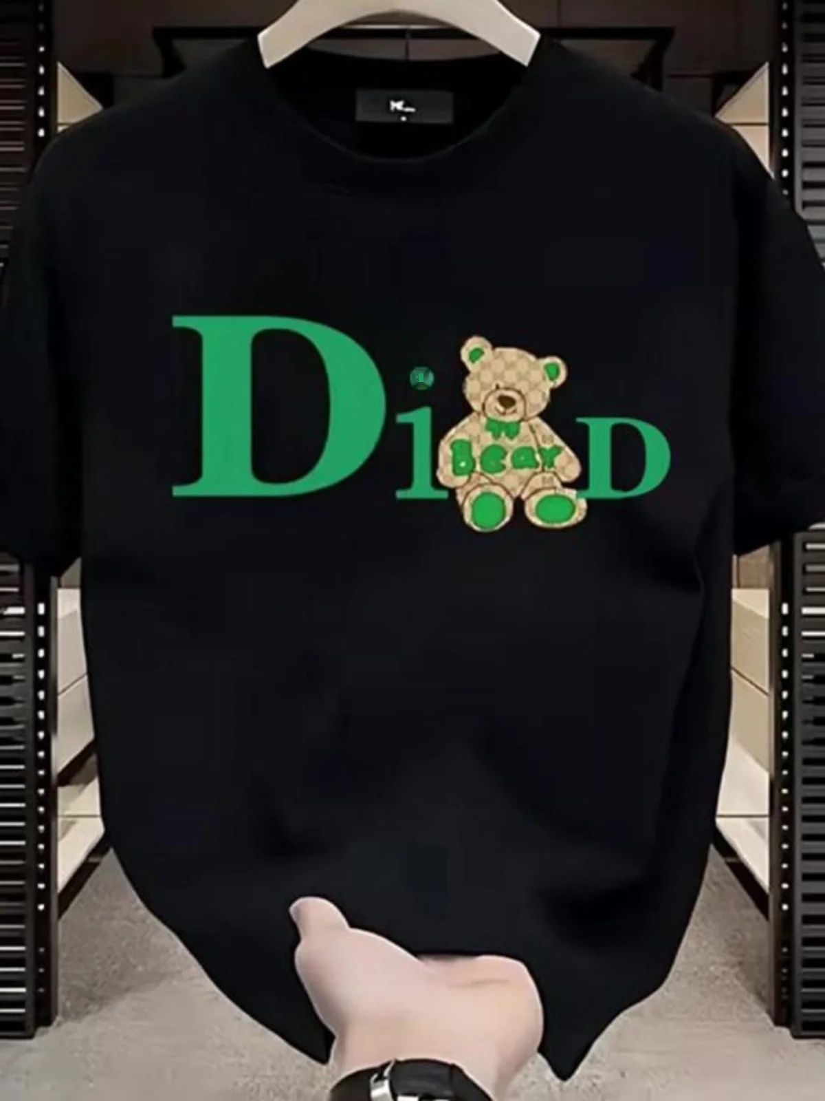 2026 Весна/Лето с короткими рукавами в корейском стиле, модная брендовая футболка с круглым вырезом и принтом, модный топ с базовым слоем
2026 Весна/Лето с короткими рукавами в корейском стиле, модная брендовая футболка с круглым вырезом и принтом, модный топ с базовым слоем