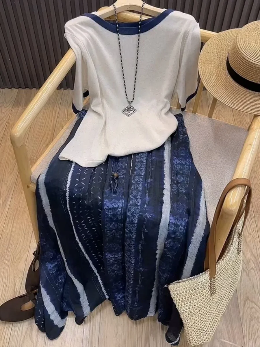 Fashionable Knitted Top And Skirt Set Slimming Artistic Style High Quality Sensation Half-length Skirt Ensemble for Women
Fashionable Knitted Top And Skirt Set Slimming Artistic Style High Quality Sensation Half-length Skirt Ensemble for Women