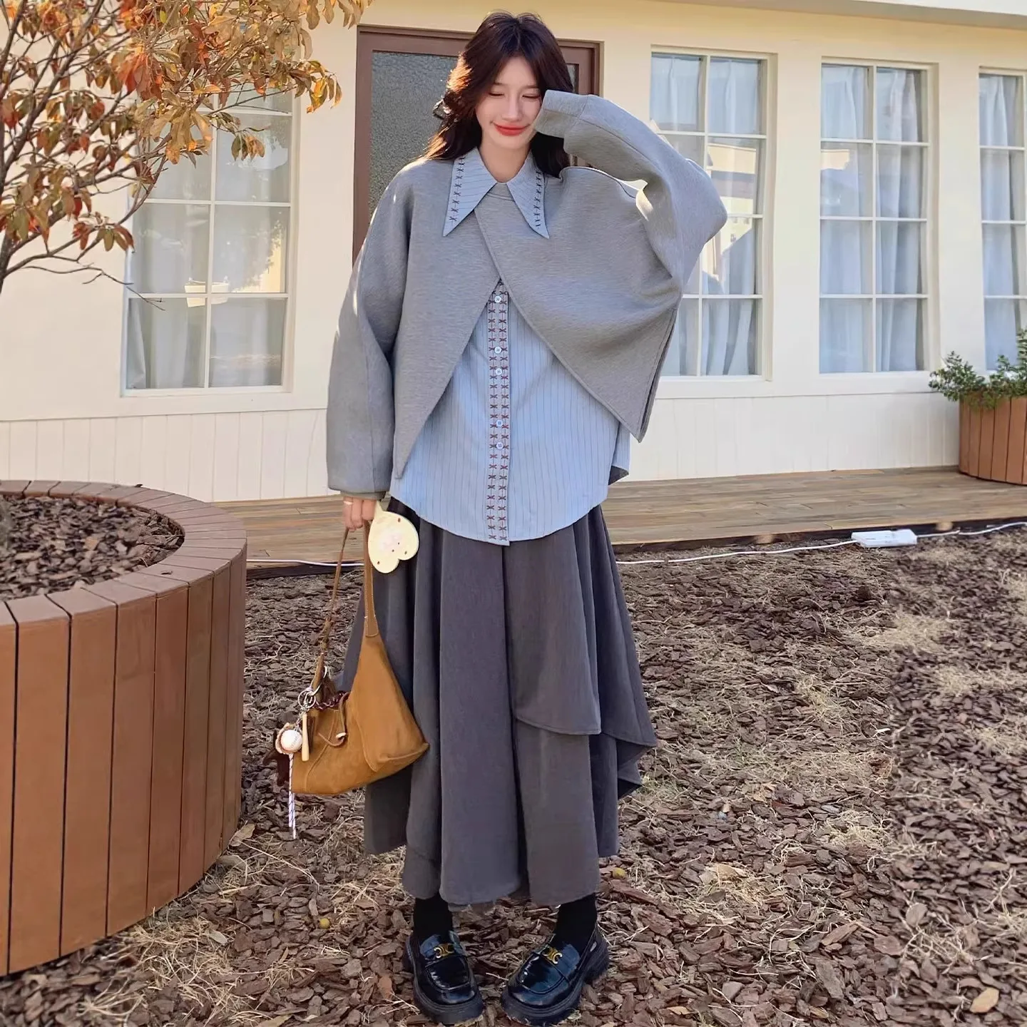 SuperAen Loose Korean-style Spring and Autumn New Casual Fashionable Slit Sweatshirt Embroidery Shirt Asymmetrical Skirt Sets
SuperAen Loose Korean-style Spring and Autumn New Casual Fashionable Slit Sweatshirt Embroidery Shirt Asymmetrical Skirt Sets