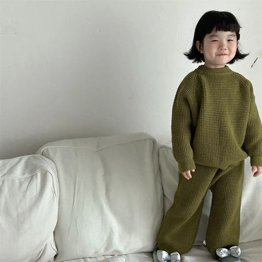 2025 Autumn Winter Childrens 3PCS Sweater Set Korean Knitted Pullovers Loose Retro Pants Suit With Scarf Toddler Girl Outfits
2025 Autumn Winter Childrens 3PCS Sweater Set Korean Knitted Pullovers Loose Retro Pants Suit With Scarf Toddler Girl Outfits