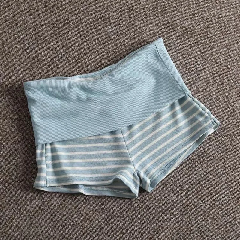 Y2K high street striped casual comfortable versatile mini shorts European and American popular sexy hot girl style casual shorts
Y2K high street striped casual comfortable versatile mini shorts European and American popular sexy hot girl style casual shorts