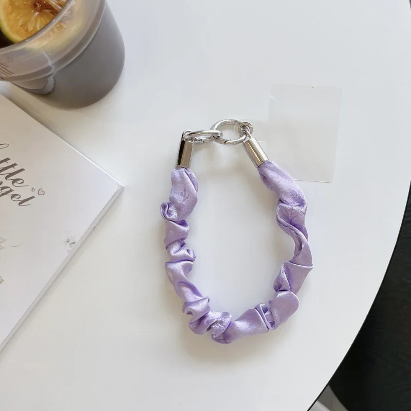 Элегантный дизайн, морщинистый шелковый ремешок на запястье с двойной пряжкой, ремешок для телефона с защитой от потерь, короткий высококачественный мобильный шнур
Элегантный дизайн, морщинистый шелковый ремешок на запястье с двойной пряжкой, ремешок для телефона с защитой от потерь, короткий высококачественный мобильный шнур