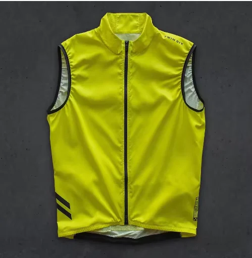 The new road cycling ultra-thin windproof charging vest can be customized for free
The new road cycling ultra-thin windproof charging vest can be customized for free