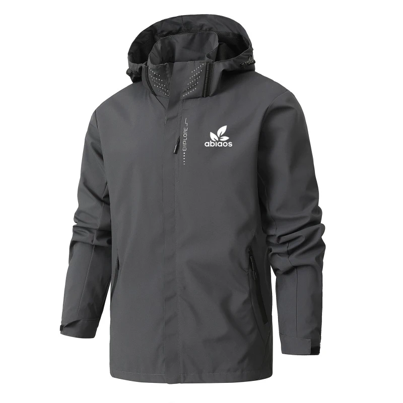 Весенне-осенняя новая мужская повседневная и модная большая однотонная ветрозащитная и водонепроницаемая спортивная куртка с капюшоном на открытом воздухе
Весенне-осенняя новая мужская повседневная и модная большая однотонная ветрозащитная и водонепроницаемая спортивная куртка с капюшоном на открытом воздухе