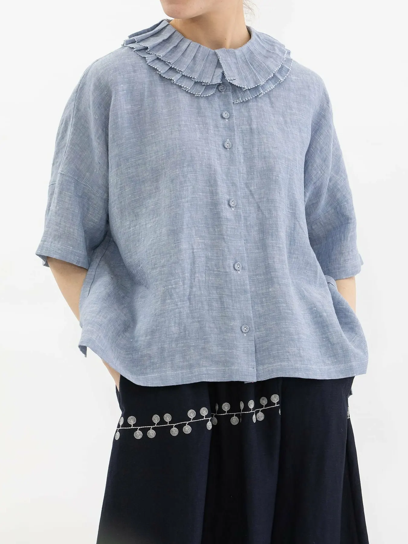 Japanese Style Short Sleeve Shirt Double Layer Ruffle Collar Casual Artistic Forest System Half Sleeve Blouse Women's Cotton ...
Japanese Style Short Sleeve Shirt Double Layer Ruffle Collar Casual Artistic Forest System Half Sleeve Blouse Women's Cotton ...