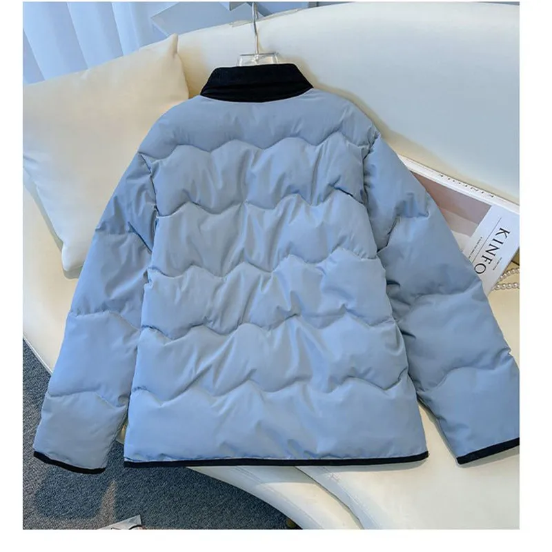 Осенне-зимняя хлопковая куртка женская, новинка 2025 года, модное свободное повседневное хлопковое пальто, однотонное пальто на пуговицах, синяя верхняя одежда с карманами, женская
Осенне-зимняя хлопковая куртка женская, новинка 2025 года, модное свободное повседневное хлопковое пальто, однотонное пальто на пуговицах, синяя верхняя одежда с карманами, женская