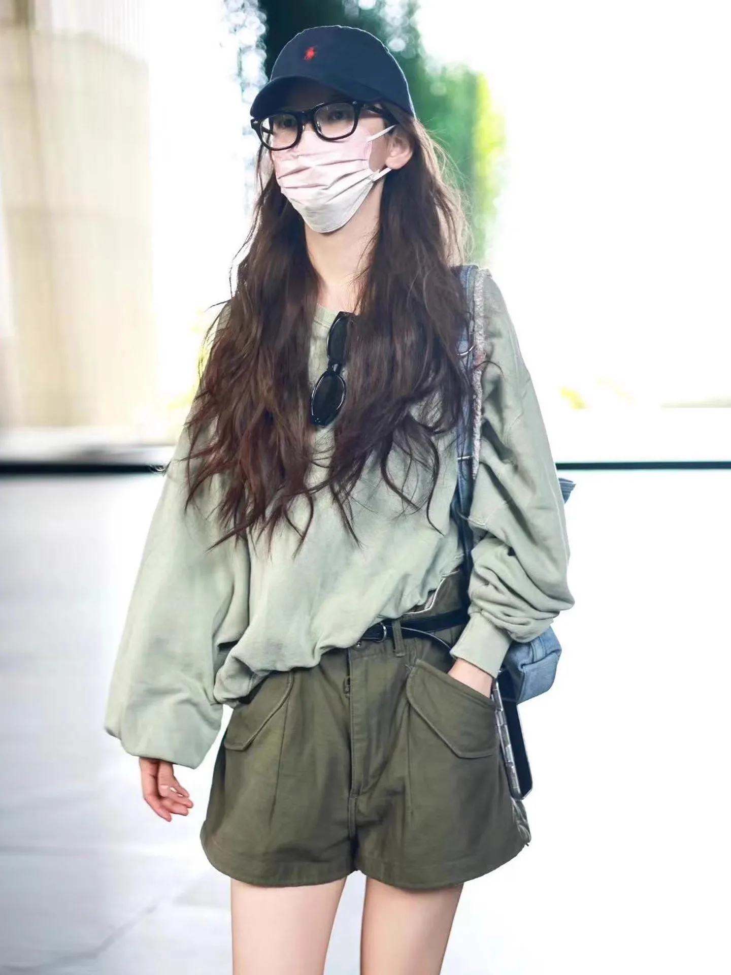 Loose Fit Long Sleeve round Neck Sweatshirt Workwear Shorts Set Women's Green Autumn Collection Comfortable Casual Outfit
Loose Fit Long Sleeve round Neck Sweatshirt Workwear Shorts Set Women's Green Autumn Collection Comfortable Casual Outfit