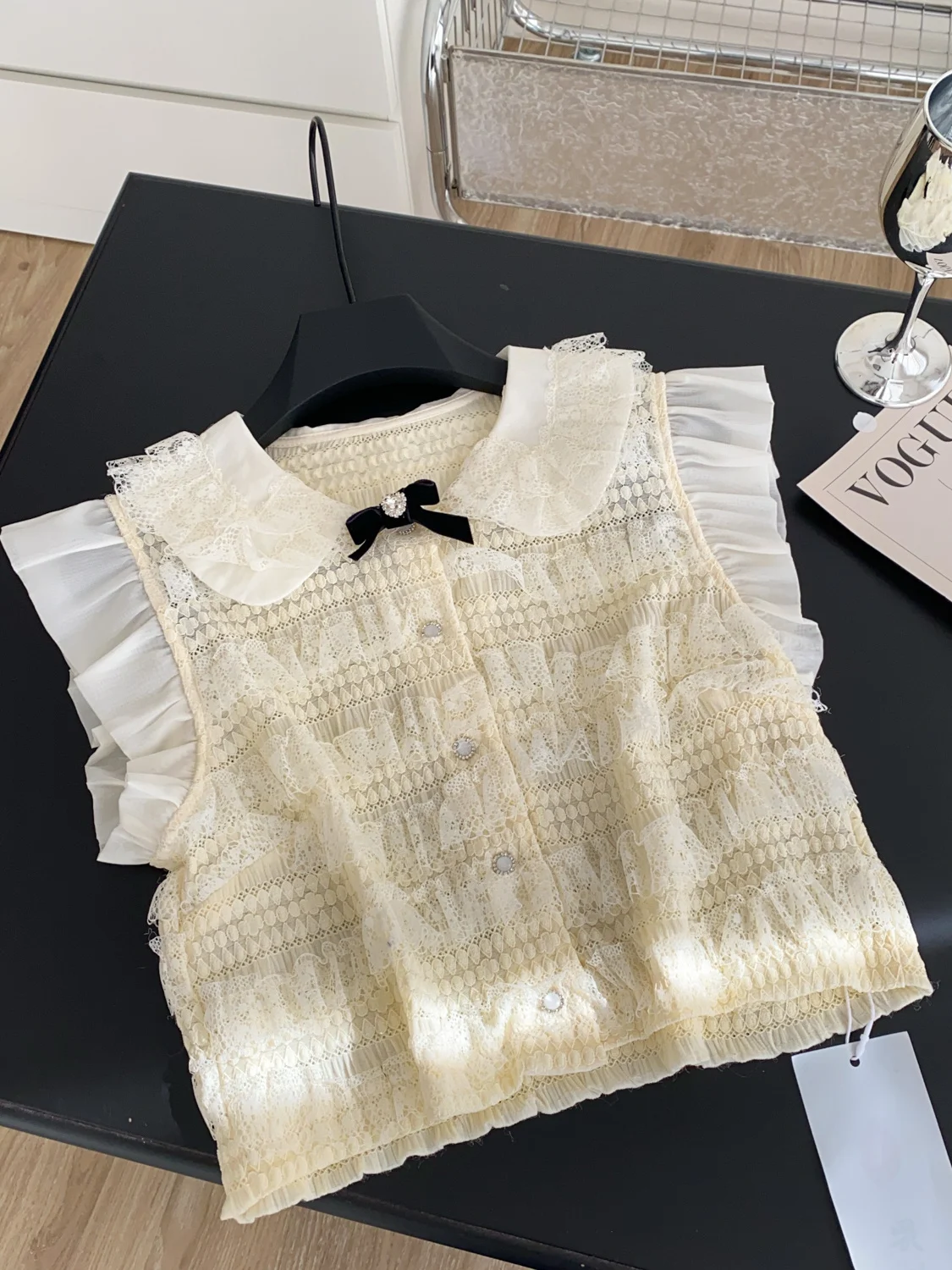 Ele Summer irt Women's Faionable Me Collar Design ort Sve Busin Casual Korean Sle Lightweight Top
Ele Summer irt Women's Faionable Me Collar Design ort Sve Busin Casual Korean Sle Lightweight Top