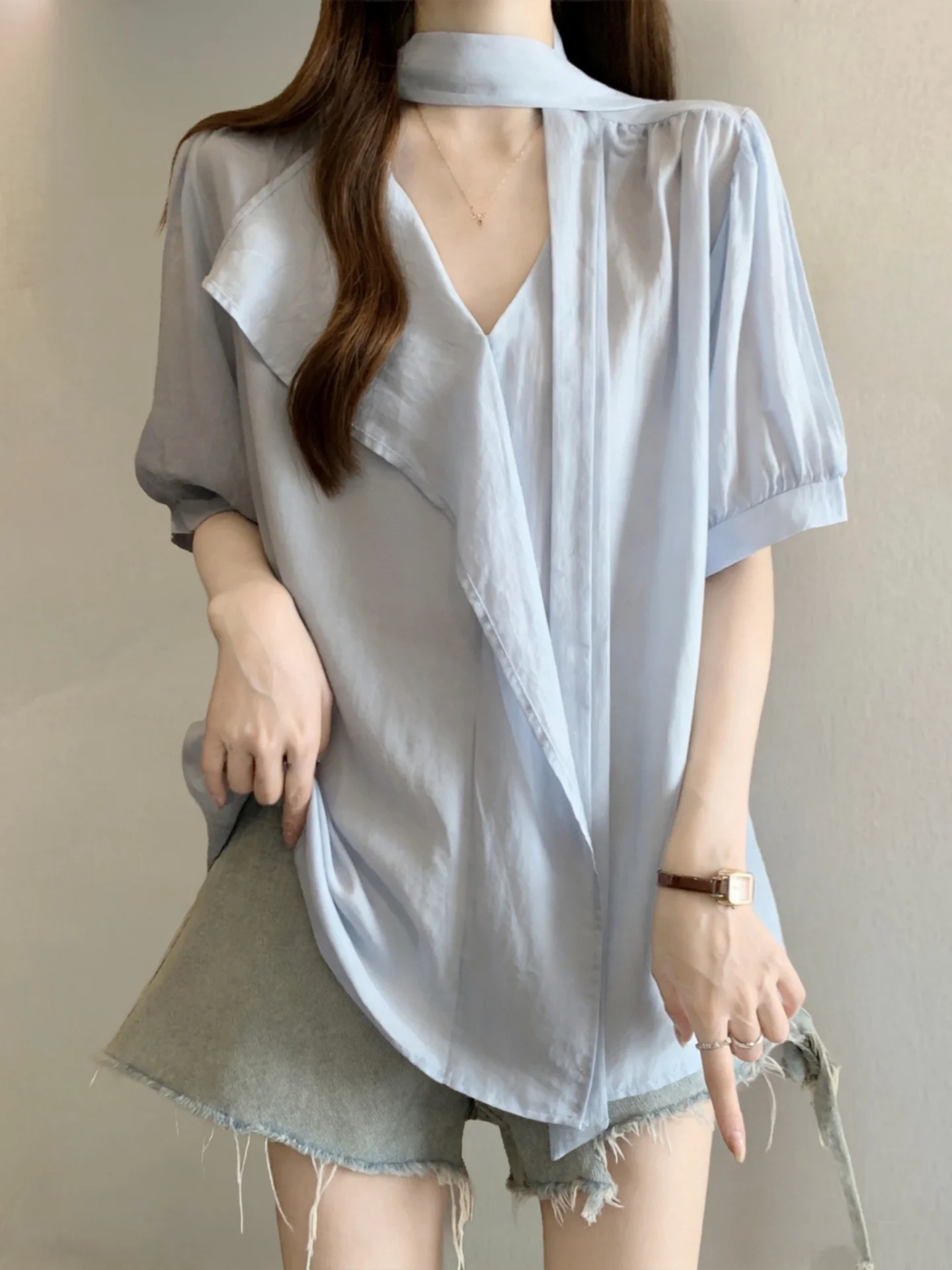 Slimming V-Neck Short Sleeve Women's Base Shirt Summer Fashion Korean Style Loose Fit Hanging Neck Draped Top
Slimming V-Neck Short Sleeve Women's Base Shirt Summer Fashion Korean Style Loose Fit Hanging Neck Draped Top