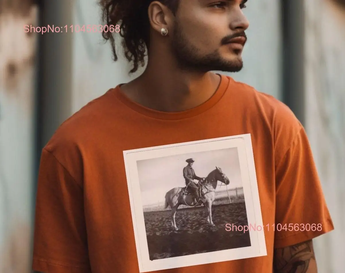 Cowboy Vintage Grapic T Shirt Classic Comfort Colors Oversized long or short sleeves
Cowboy Vintage Grapic T Shirt Classic Comfort Colors Oversized long or short sleeves