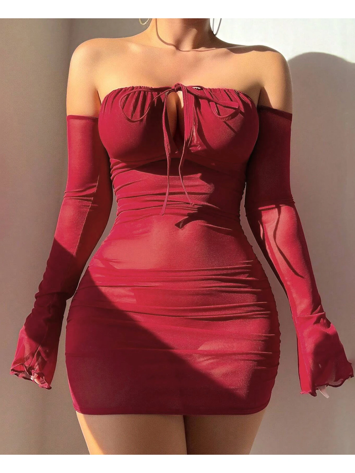 Женская прозрачная ночная рубашка с кружевной отделкой, регулируемыми бретелями и комплектом стрингов в тон, сексуальное женское белье, одежда для сна, платье Babydoll
Женская прозрачная ночная рубашка с кружевной отделкой, регулируемыми бретелями и комплектом стрингов в тон, сексуальное женское белье, одежда для сна, платье Babydoll