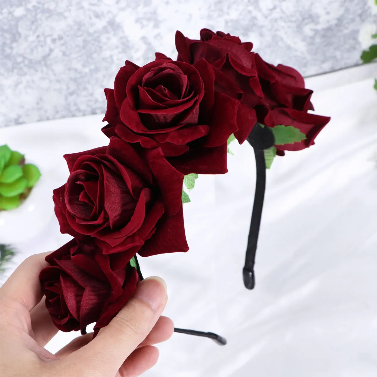 Hair Hoops Artificial Rose Headdress Floral Garland Elegant Design Lightweight Comfortable Weddings Party Evening Prom Birthdays
Hair Hoops Artificial Rose Headdress Floral Garland Elegant Design Lightweight Comfortable Weddings Party Evening Prom Birthdays