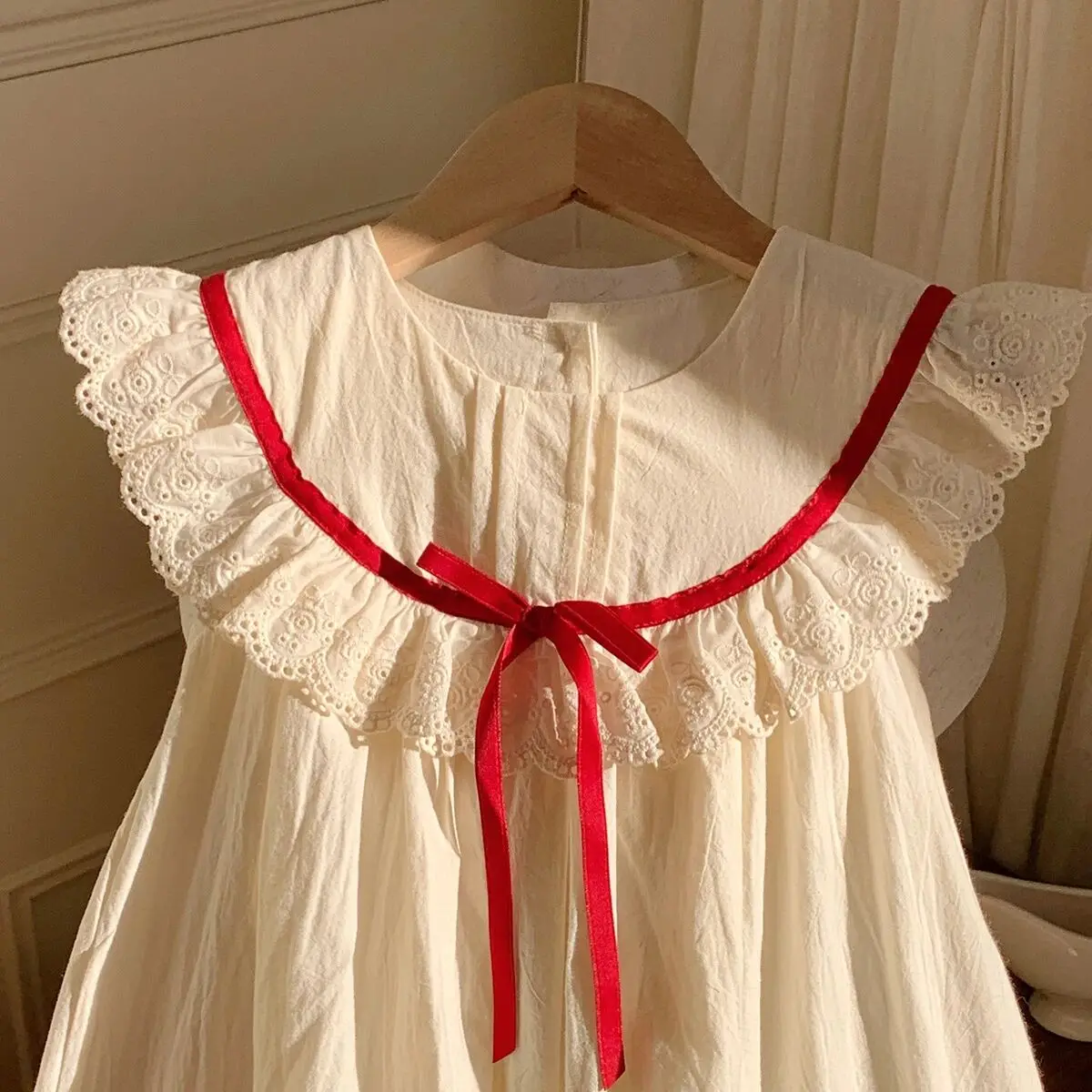 Girls' Princess Dress Summer Edition round Neck Lace Children's Fashion Elegant Gown for Little Princesses
Girls' Princess Dress Summer Edition round Neck Lace Children's Fashion Elegant Gown for Little Princesses