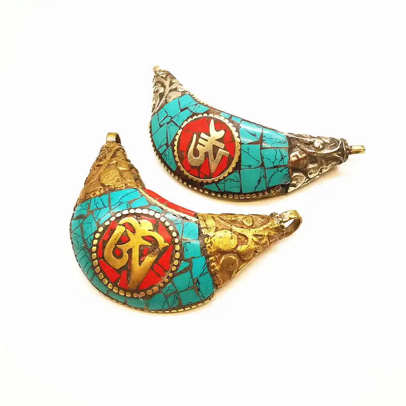 Tibetan OM Amulet Natural Whole Seasnail Big Pendants Tibet Handicraft TBP734
Tibetan OM Amulet Natural Whole Seasnail Big Pendants Tibet Handicraft TBP734