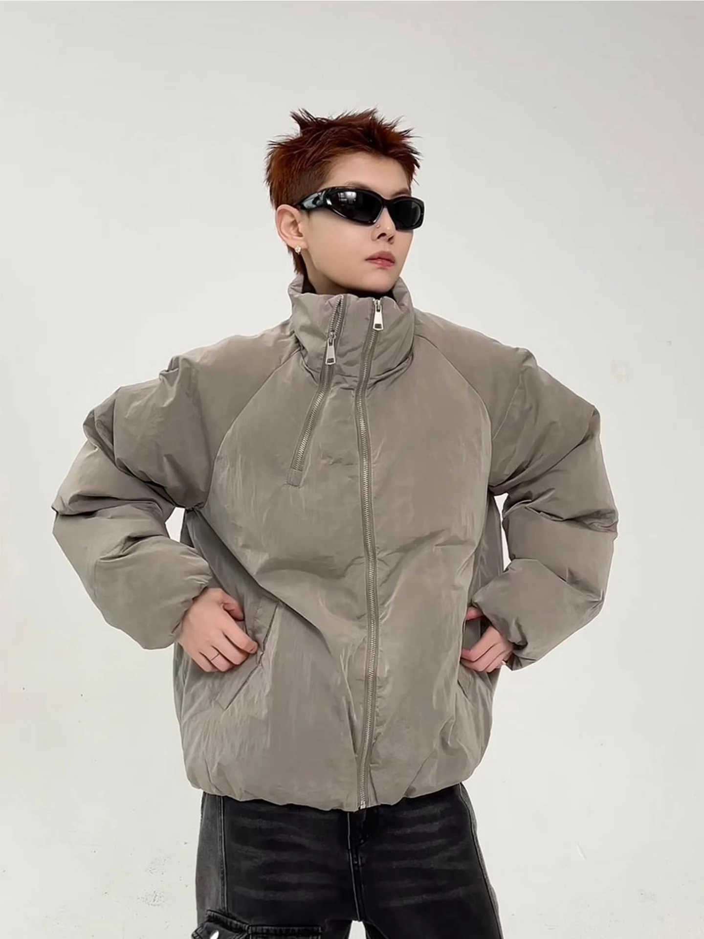 Мужская зимняя куртка-пальто свободного кроя на молнии с воротником-стойкой, двойной молнией, теплая верхняя одежда, повседневный молодежный стиль
Мужская зимняя куртка-пальто свободного кроя на молнии с воротником-стойкой, двойной молнией, теплая верхняя одежда, повседневный молодежный стиль