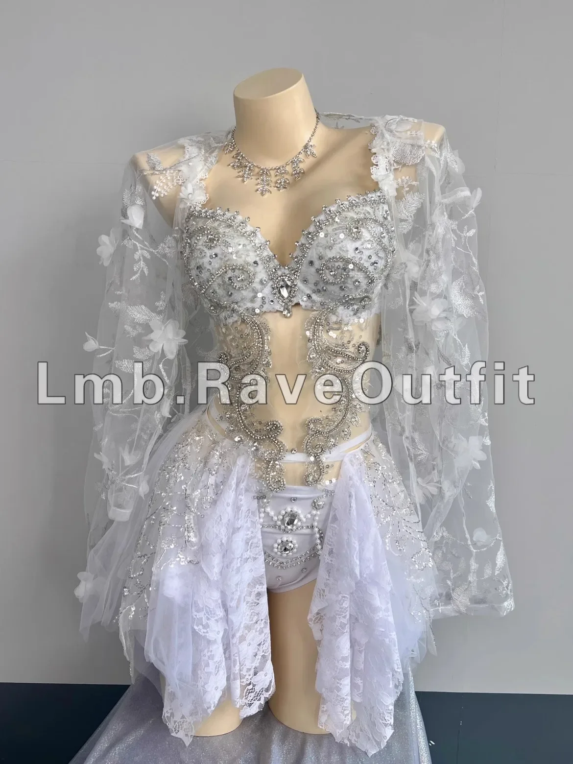Shiny Diamond Sequin Bra+Shorts+Tutu Skirt Perspective Sexy Coat Female Singer Nightclub DJ Dance Stage Prom Party Rave Wear
Shiny Diamond Sequin Bra+Shorts+Tutu Skirt Perspective Sexy Coat Female Singer Nightclub DJ Dance Stage Prom Party Rave Wear