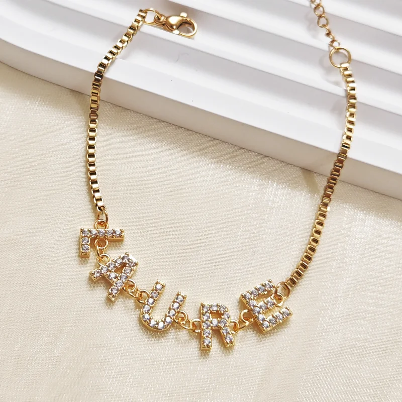 New Fashion Personalized Letter Bracelet Jewelry Customized Letter Date Gift for Women
New Fashion Personalized Letter Bracelet Jewelry Customized Letter Date Gift for Women