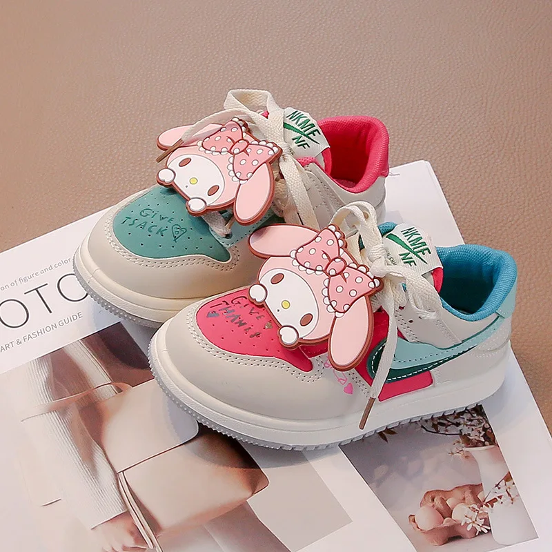 Новые детские кроссовки для девочек на осень 2026 года: повседневные туфли на плоской подошве с мультяшным принтом My Melody, удобные для прогулок
Новые детские кроссовки для девочек на осень 2026 года: повседневные туфли на плоской подошве с мультяшным принтом My Melody, удобные для прогулок