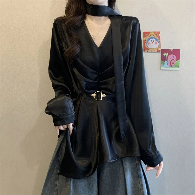 Korean Women Fashion V-neck Satin Acetate Shirts Summer Femme Long Sleeves Ribbon Top Spring Lady High-end Large Size 4XL Blouse
Korean Women Fashion V-neck Satin Acetate Shirts Summer Femme Long Sleeves Ribbon Top Spring Lady High-end Large Size 4XL Blouse