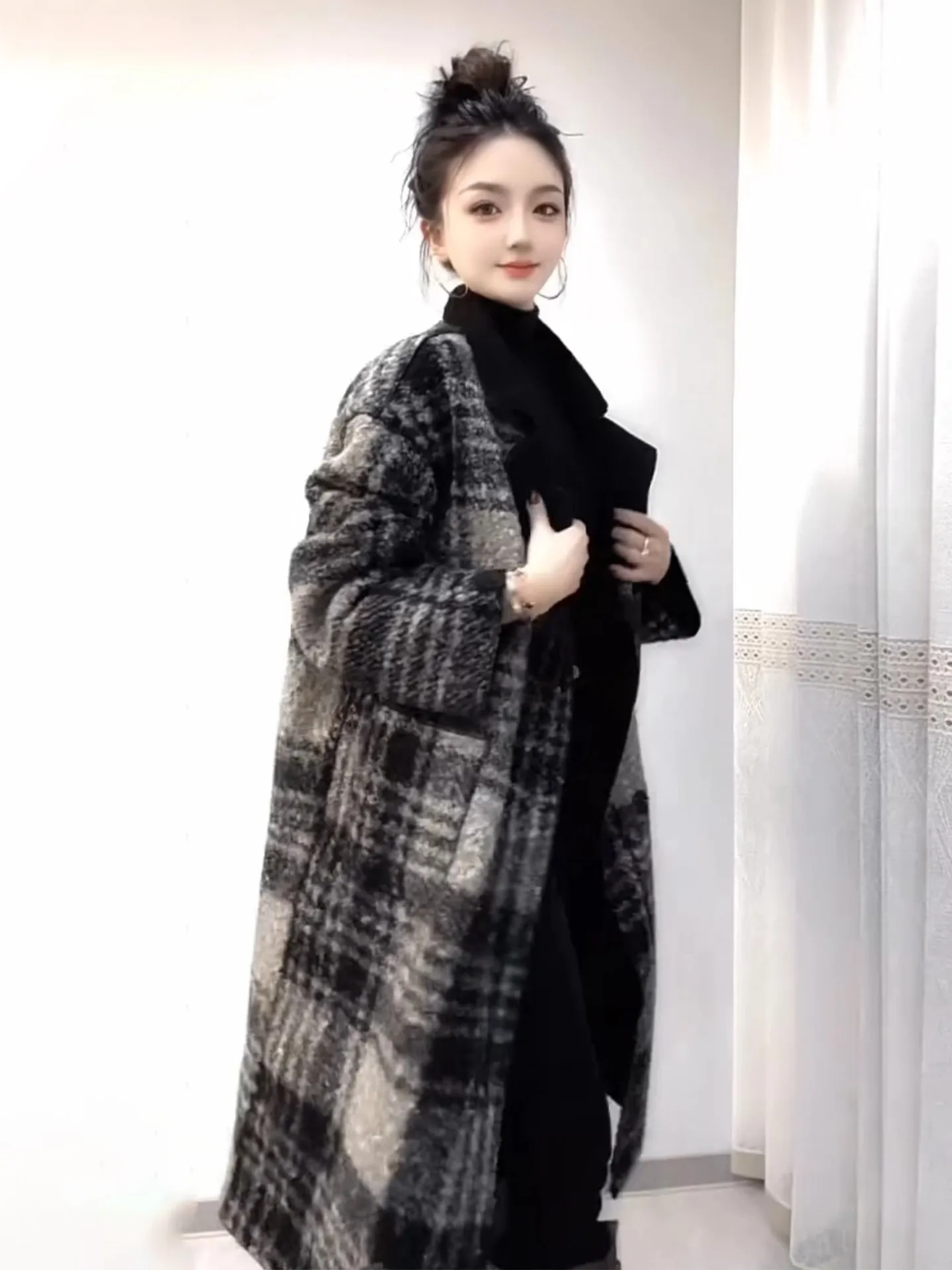 Long Plaid Woolen Coat Women Winter plus Size Loose High Waist Warm Casual Commute Sle Faionable Trench Coat
Long Plaid Woolen Coat Women Winter plus Size Loose High Waist Warm Casual Commute Sle Faionable Trench Coat