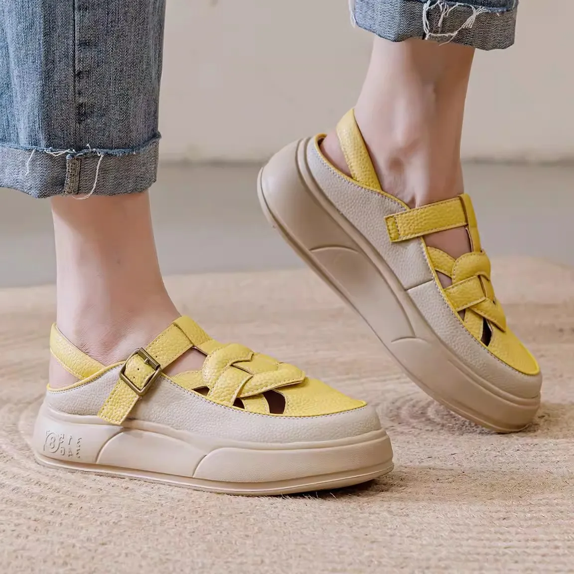 Women's Leather Sandals Breathable Hollow out Design Thick Heel Casual Shoes Low Cut Ankle Strap Flat Bottom Rubber Sole
Women's Leather Sandals Breathable Hollow out Design Thick Heel Casual Shoes Low Cut Ankle Strap Flat Bottom Rubber Sole