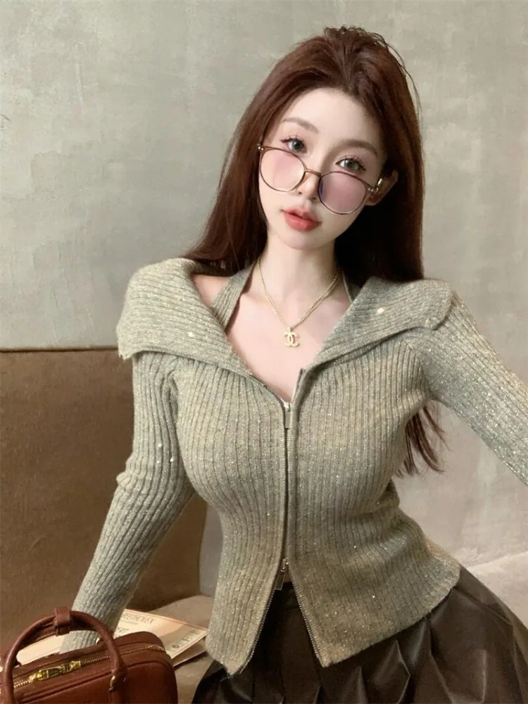Chic Knitted Open Cardigan Short Sweet And Spicy Girl Sweater Double Zipper Collar One Shoulder Hanging Neck Pure Desire Style
Chic Knitted Open Cardigan Short Sweet And Spicy Girl Sweater Double Zipper Collar One Shoulder Hanging Neck Pure Desire Style