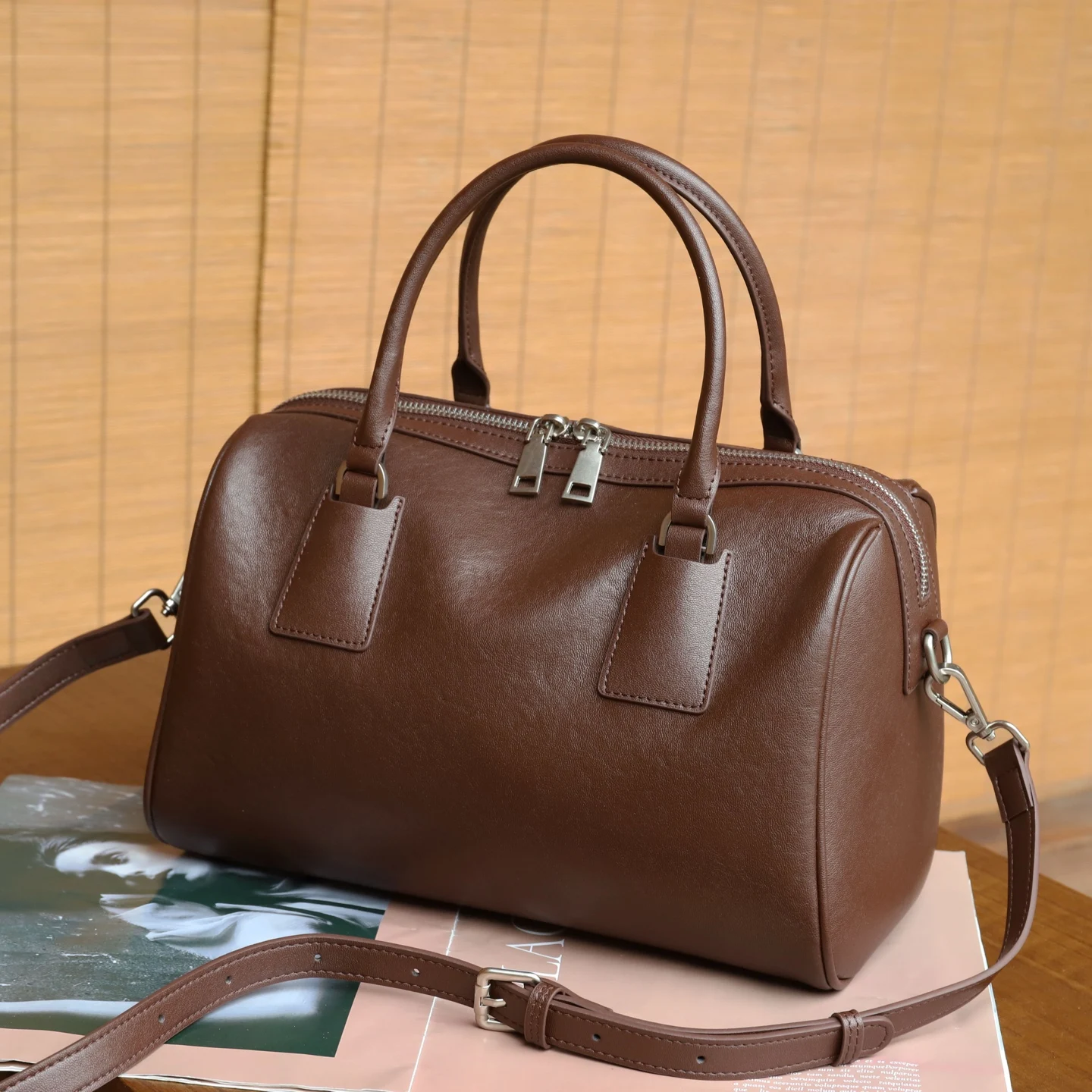 Новая женская сумка через плечо из натуральной коровьей кожи класса люкс от дизайнерского бренда, дамская сумочка из воловьей кожи для женщин
Новая женская сумка через плечо из натуральной коровьей кожи класса люкс от дизайнерского бренда, дамская сумочка из воловьей кожи для женщин