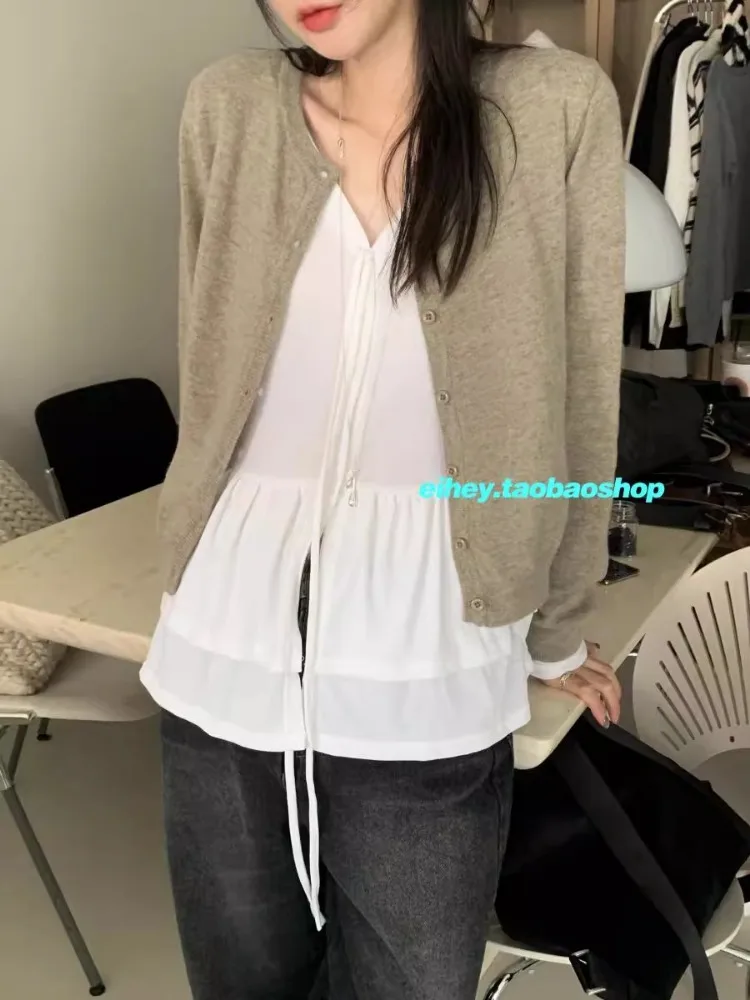 Simple V-neck Bow Lace Up T-shirt for Women 2025 Early Spring New Casual Tops Mujer Y2k Long Sleeve Ruffles Patchwork Tee Shirt
Simple V-neck Bow Lace Up T-shirt for Women 2025 Early Spring New Casual Tops Mujer Y2k Long Sleeve Ruffles Patchwork Tee Shirt