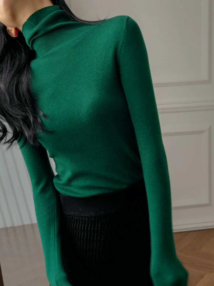 Color MagicianLayered White Slim Fit Wool Knitted High Neck Long Sleeve Underlay Shirt for Female
Color MagicianLayered White Slim Fit Wool Knitted High Neck Long Sleeve Underlay Shirt for Female