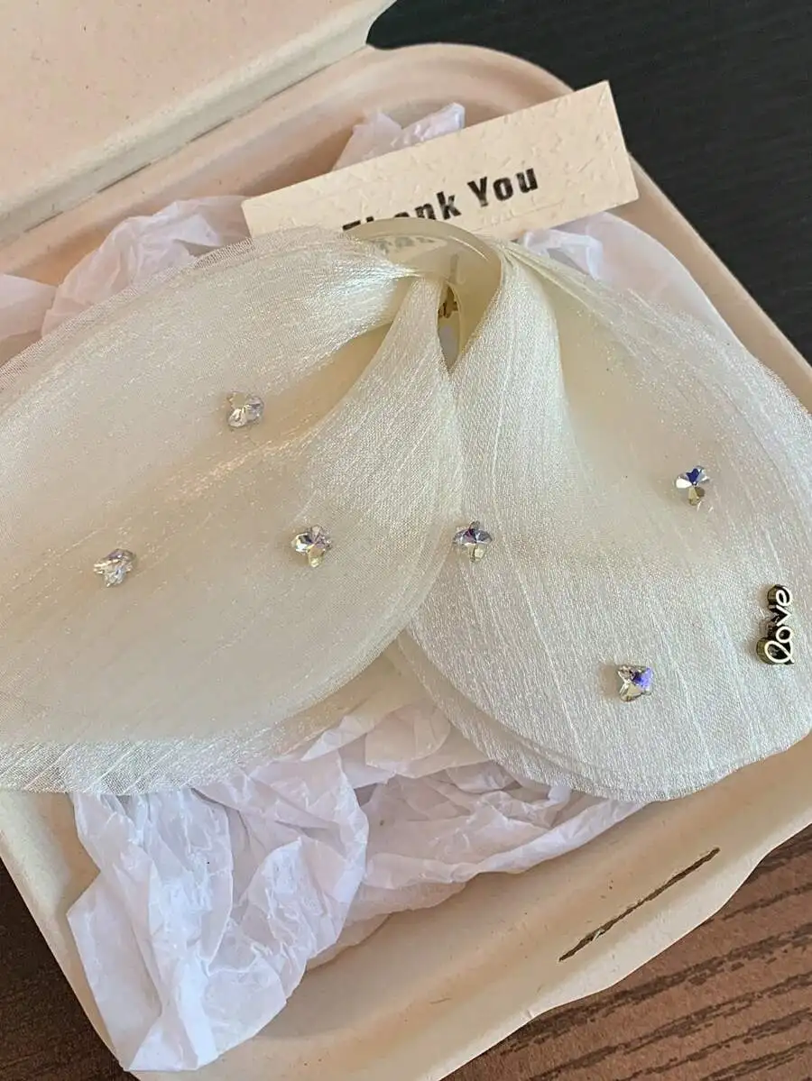 Elegant Butterfly Net Hair Claw Clip With Rhinestones For Women Daily Wear
Elegant Butterfly Net Hair Claw Clip With Rhinestones For Women Daily Wear