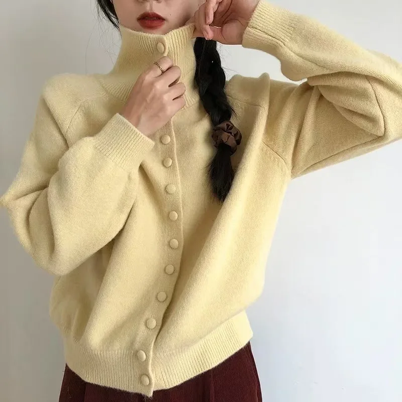 High-necked Knitted Cardigan Women's Autumn and Winter Retro Korean Lazy Wind Coat
High-necked Knitted Cardigan Women's Autumn and Winter Retro Korean Lazy Wind Coat