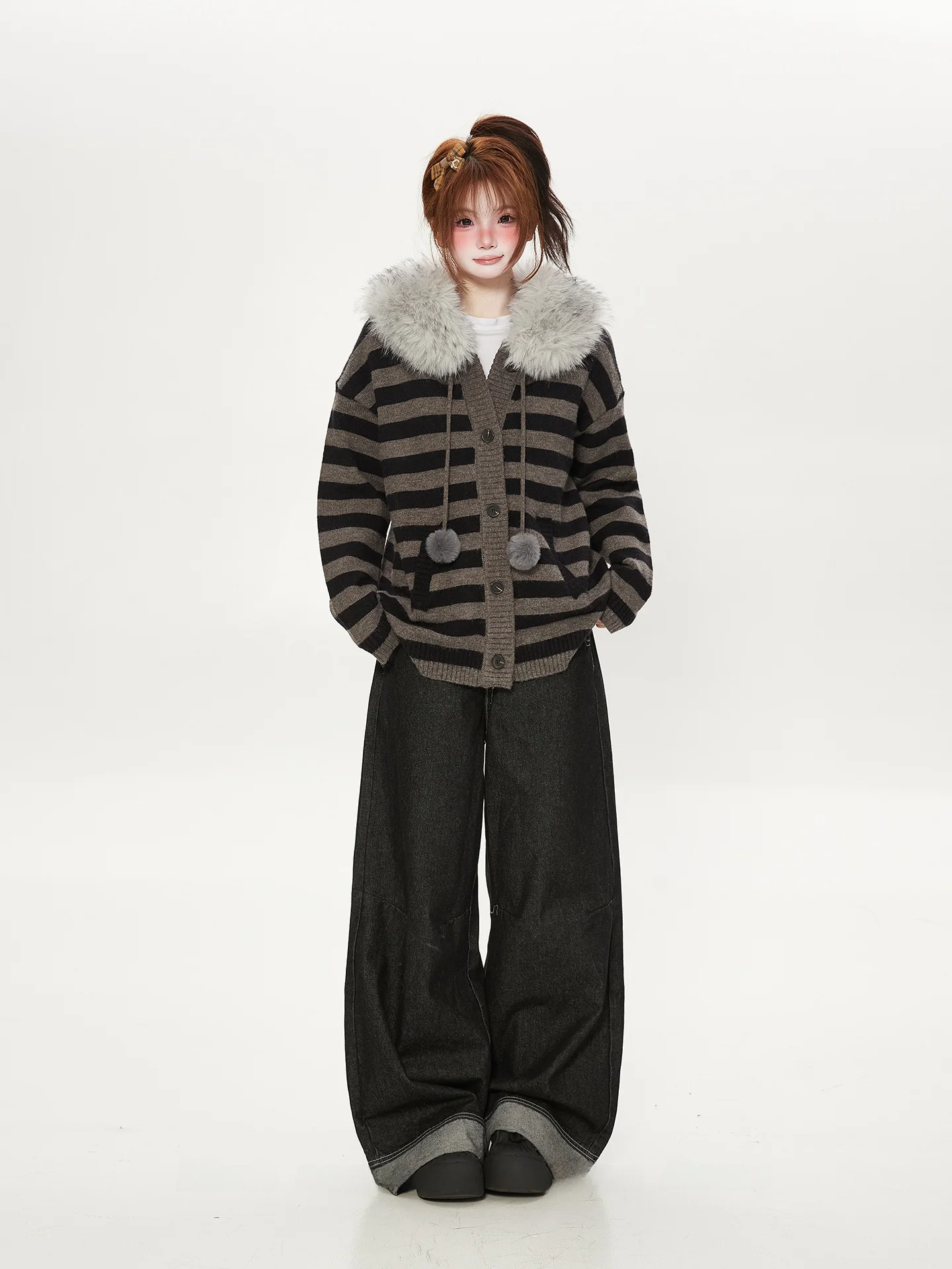 ay Series Knitted Sweater Coat Women's Autumn Winter Warm Loose Couple Hooded Striped Knit Cardigan Big Fur Collar Relaxati...
ay Series Knitted Sweater Coat Women's Autumn Winter Warm Loose Couple Hooded Striped Knit Cardigan Big Fur Collar Relaxati...