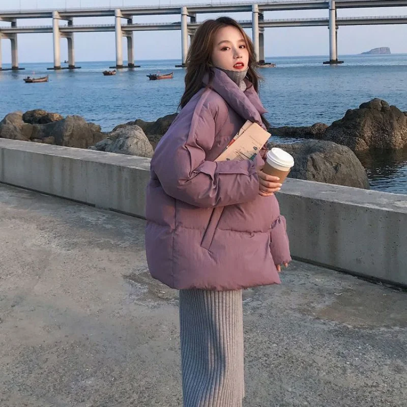 2023 Winter New Thickened Cotton-padded Jacket Women Short Loose Solid Color Bread Coat College Wind Down Cotton-padded Jacket
2023 Winter New Thickened Cotton-padded Jacket Women Short Loose Solid Color Bread Coat College Wind Down Cotton-padded Jacket