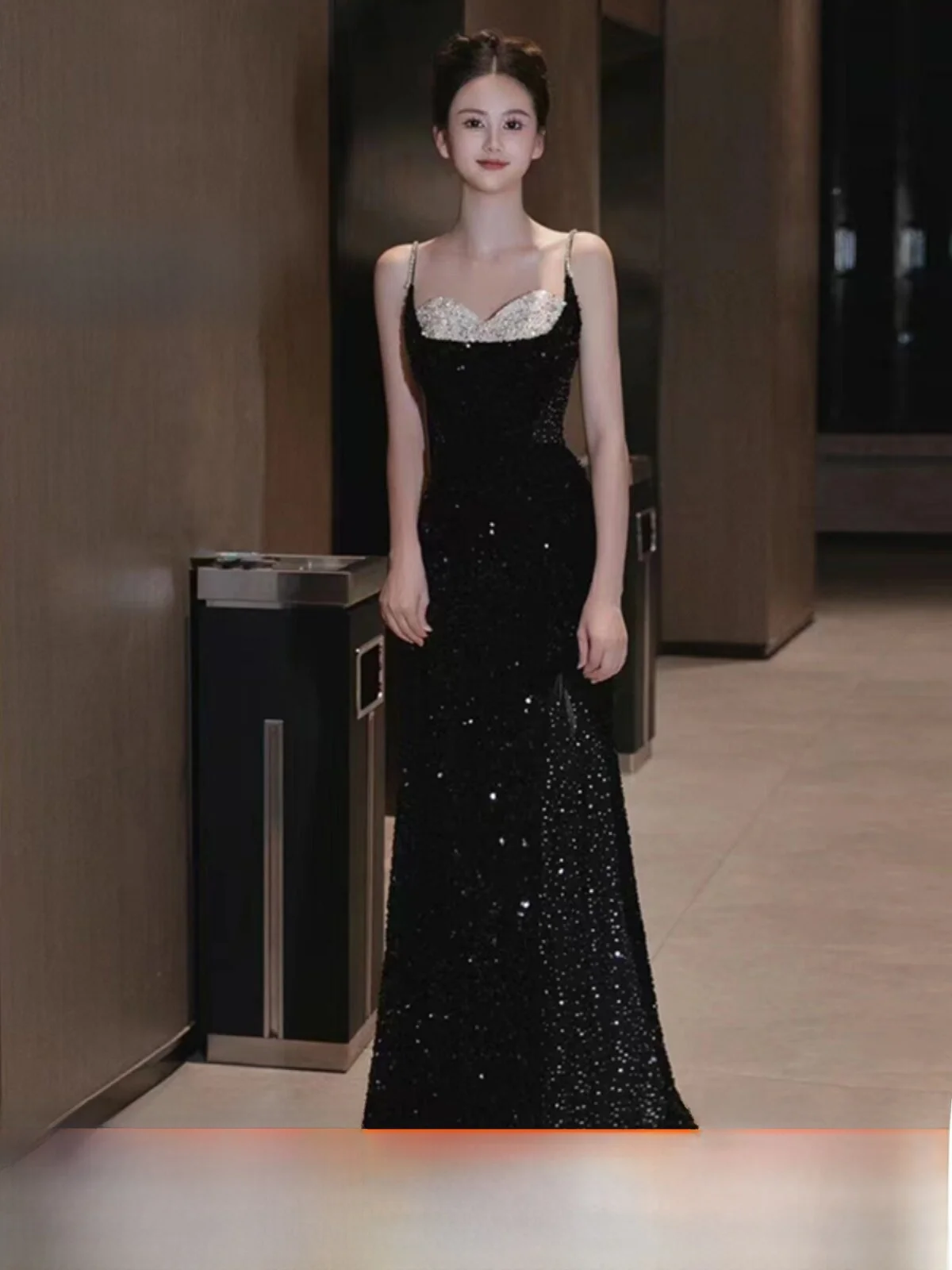 Elegant Black Sequin Strapless Evening Dress Long Ball Gown for Women Glittering Party Dress Floor-Length Gown Elegant Style
Elegant Black Sequin Strapless Evening Dress Long Ball Gown for Women Glittering Party Dress Floor-Length Gown Elegant Style