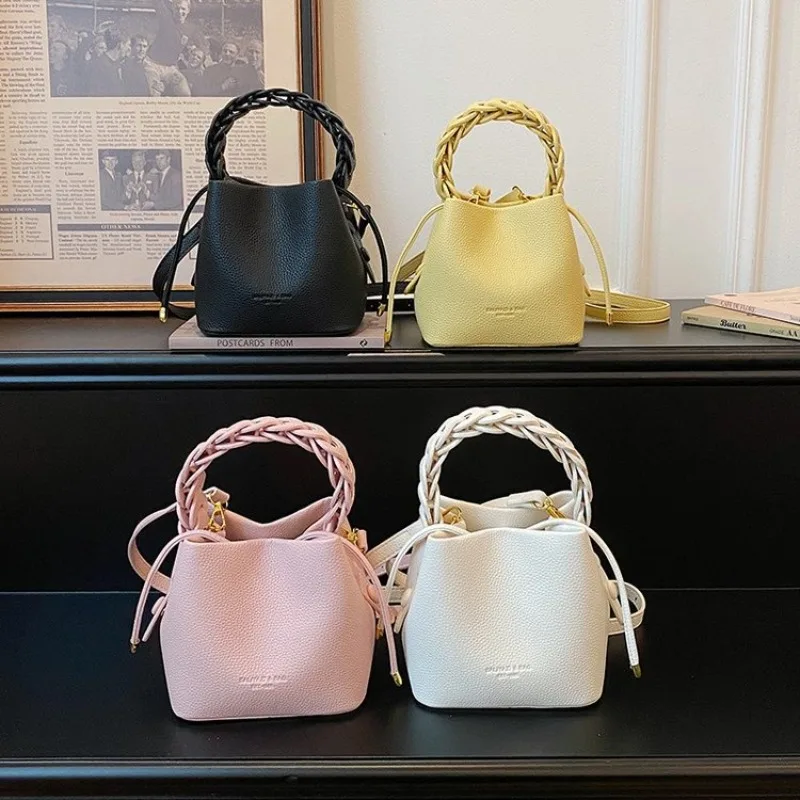 Solid Color Diaper Bag Crossbody Purse Messenger Bag For Ladies Casual Simple Vintage Trendy Fashionable Chic
Solid Color Diaper Bag Crossbody Purse Messenger Bag For Ladies Casual Simple Vintage Trendy Fashionable Chic
