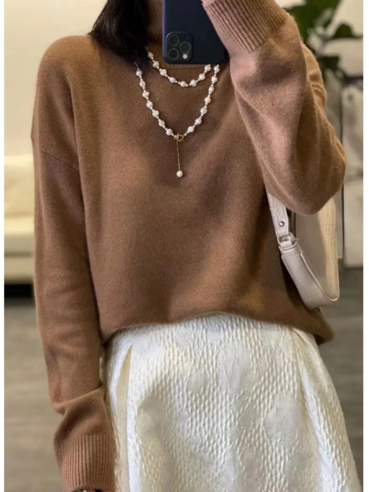 Women's High Neck Cashmere Sweater Soft Waxy Loose Knit Thick Pullover Bottoming Shirt Autumn Winter New Pure Loose Sweater
Women's High Neck Cashmere Sweater Soft Waxy Loose Knit Thick Pullover Bottoming Shirt Autumn Winter New Pure Loose Sweater