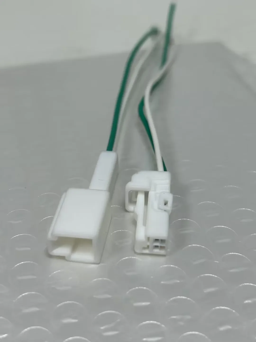 Suitable for Honda 11th generation Civic original BOSE tweeter plug pin connector 2PIN2 hole
Suitable for Honda 11th generation Civic original BOSE tweeter plug pin connector 2PIN2 hole