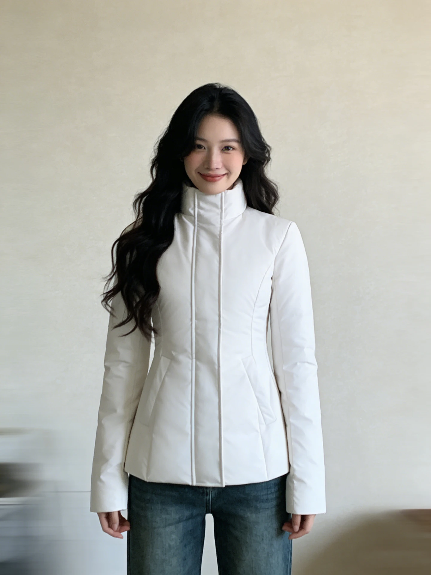 Женская утепленная куртка Slim Fit в корейском стиле, легкая, модная, теплая, с воротником-стойкой, на молнии
Женская утепленная куртка Slim Fit в корейском стиле, легкая, модная, теплая, с воротником-стойкой, на молнии