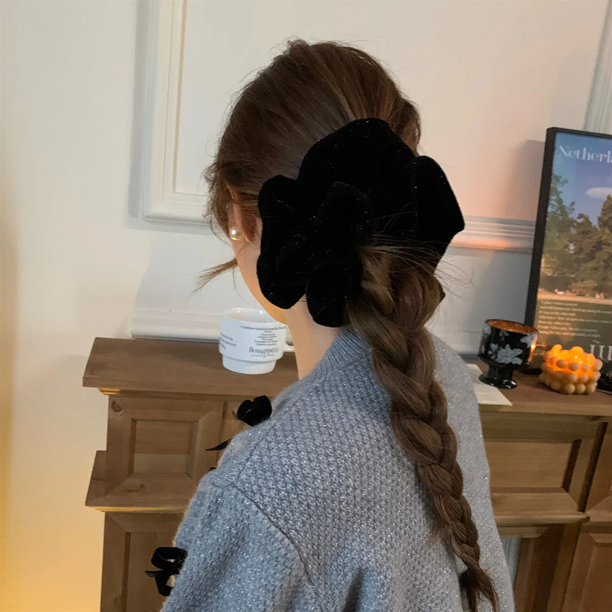 Premium Shiny Velvet Scrunchie Star Dot Elastic Ponytail Holder for Women Fall Winter Daily Use Soft Comfortable Accessories
Premium Shiny Velvet Scrunchie Star Dot Elastic Ponytail Holder for Women Fall Winter Daily Use Soft Comfortable Accessories