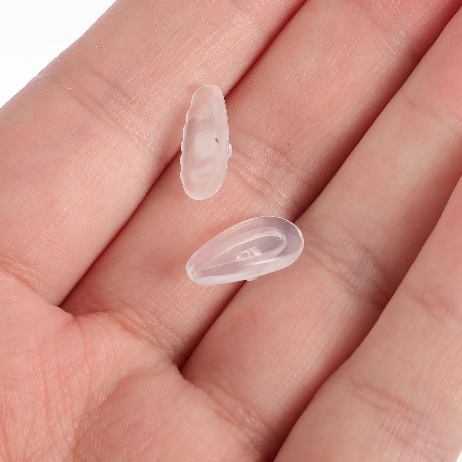 1 Box Silicone Eyeglass Nose Pads Set Reusable Nonslip Glasses Pads Replacement Nose Supports for Glasses Frame Accessories
1 Box Silicone Eyeglass Nose Pads Set Reusable Nonslip Glasses Pads Replacement Nose Supports for Glasses Frame Accessories